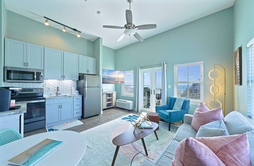 Gulf Place Condo | CUTE! Soak in Gulf Views and