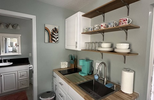New Smyrna Beach Apartment | Cute Studio just 2 blocks from New Smyrna Beach & Flagler Ave.