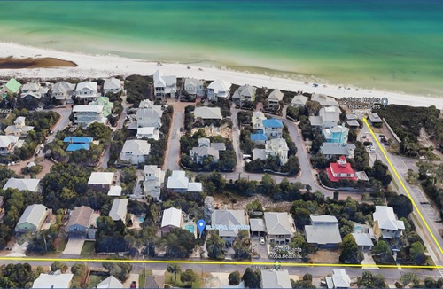 Gulfview Heights Cottage | Daily Activities Included🚤🎣👙| Inviting Family Getaway Cottage🌊🩱☀️