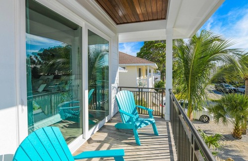 Anna Maria Villa | Daiquiri Deck by AMI Locals