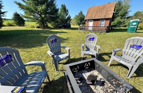 Greene Cabin | Dark Sky Cabin – Hunter's Paradise - Cozy Retreat with Wi-Fi & Fire Pit