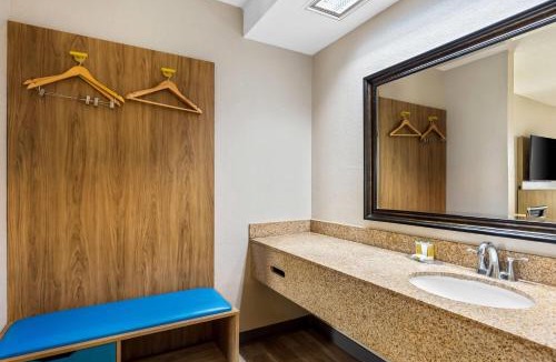 Bainbridge Hotel | Days Inn by Wyndham Bainbridge
