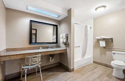 Bainbridge Hotel | Days Inn by Wyndham Bainbridge