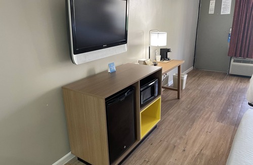 Valdosta Hotel | Days Inn by Wyndham Valdosta/Near Valdosta Mall