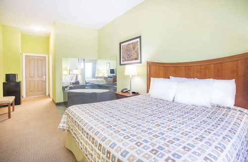 Swainsboro Hotel | Days Inn & Suites by Wyndham Swainsboro