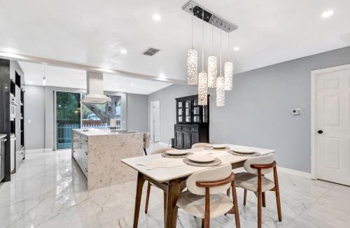 Daytona Beach House | Daytona 500 Retreat Renovated 5 Bedroom Oasis