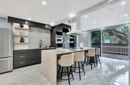 Daytona Beach House | Daytona 500 Retreat Renovated 5 Bedroom Oasis