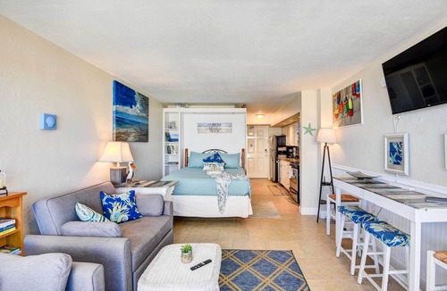 Daytona Beach Shores Apartment | Daytona Beach Studio With Balcony + Ocean View