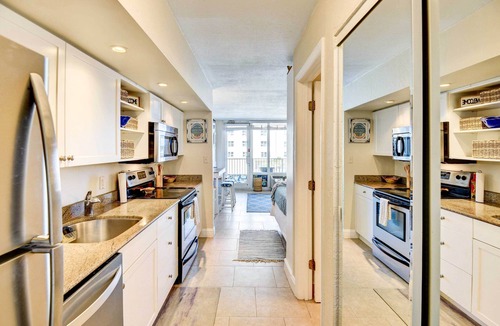 Daytona Beach Shores Apartment | Daytona Beach Studio With Balcony + Ocean View