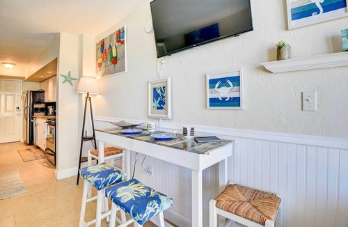 Daytona Beach Shores Apartment | Daytona Beach Studio With Balcony + Ocean View