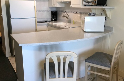 Ortona Park Condo | Daytona Beach 1st Floor Oceanfront One Bedroom Pool/Jacuzzi/Fitness