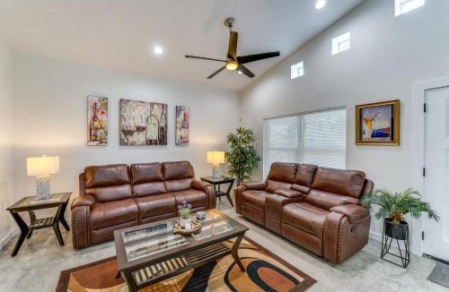 Holly Hill House | Daytona Beach Vacation Home ~ 4 Mi to Main St Pier