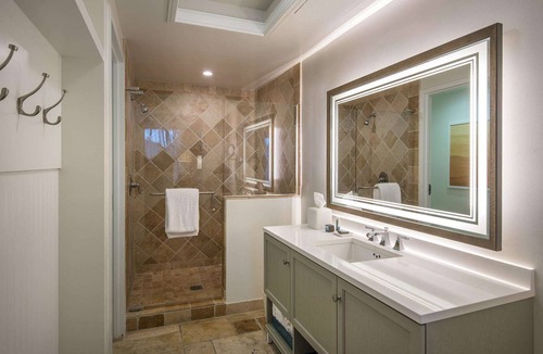 Marathon Hotel | Dbl Queen Room | Pool, Spa & Kayak | No Hidden Fee