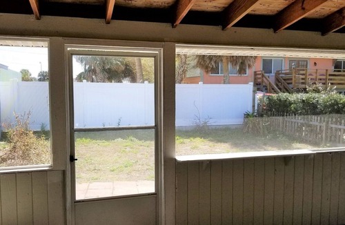 New Smyrna Beach House | <:>< DEALS 2/2 NEW SMYRNA BEACH 1 MIN. WALK TO OCEAN &FLAGLER -RESTS, SHOPS