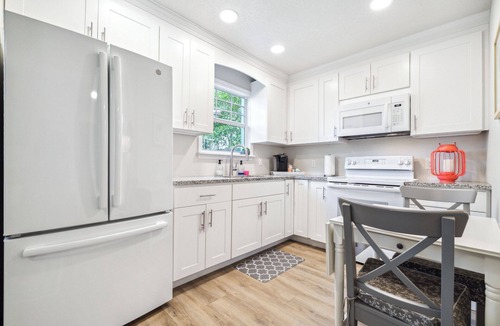 Tampa Heights Cottage | Deja Blue Garden House – Charming Cottage in Historic District! Pet Frien