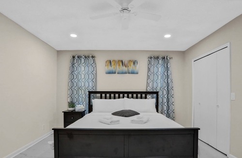 Orange Park House | Delighted Modern Home private pool&patio
