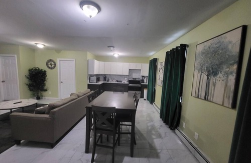 South Side Apartment | Delightful 3-bedroom apartment with AC/heat in Mount Vernon