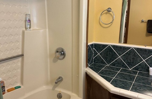Marshallville House | Delightful Farmhouse 4-bedroom 2 full bathrooms located in Marshallville, GA
