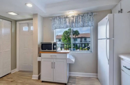 East Naples Condo | Delightful Naples Condo with large Resort Pool and Pickleball/Tennis Courts
