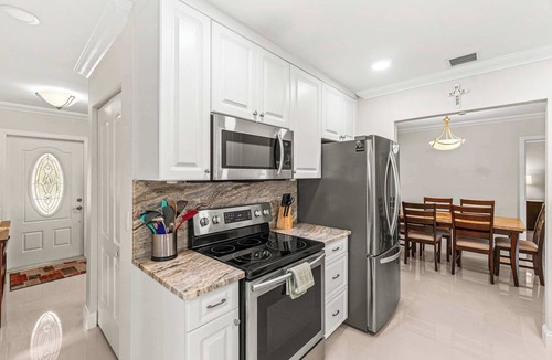 Tropic Palms Villa | Delray Waterfront Paradise | Poolcuzzi & Kayaks