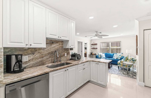 Tropic Palms Villa | Delray Waterfront Paradise | Poolcuzzi & Kayaks