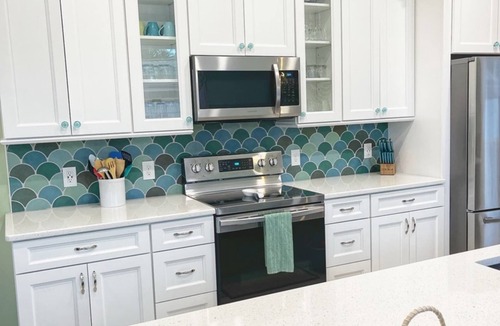 Tyler Gardens House | Deluxe 3BR House with pool, short walk to beach