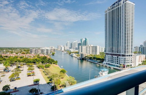 Hallandale Beach Condo | Deluxe Resort Studio w/Olympic Pool and Modern Gym