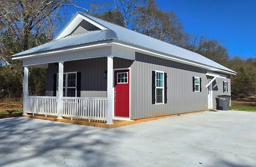Dublin House | Depot Cottage at Shewmake Station 603 Shady Grove Church Road, Dublin, GA 31021