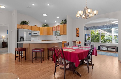 Woodbury House | Designer 3B/2B in the Village of Woodbury