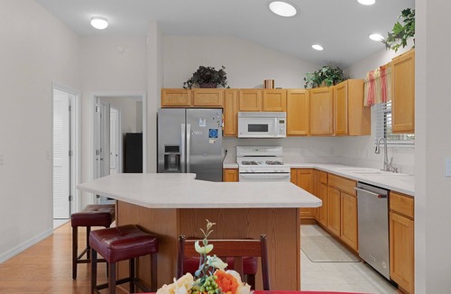 Woodbury House | Designer 3B/2B in the Village of Woodbury