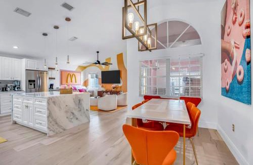 Sunrise House | Designer Stylish Villa by Sawgrass with Hot Tub and Arcade Games
