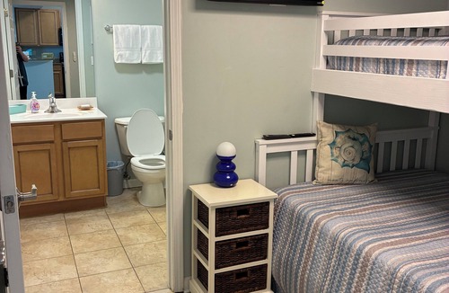 Destin Resort | Destin Beach 2 bed 2 bath, heated pool, hot tub, Gulf view, top floor