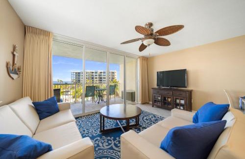 Fort Walton Beach Apartment | Destin West Pelican 401 - Amazing Views - Lazy River - End Unit