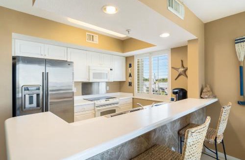 Fort Walton Beach Apartment | Destin West Pelican 401 - Amazing Views - Lazy River - End Unit