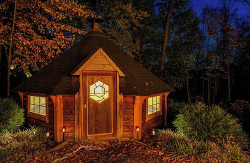 Muskegon Cottage | Detached Sauna, Movie Room! Relaxation in Muskegon