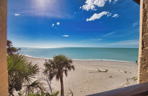 Englewood Condo | Direct Beachfront. Clear Ocean Views. 2027 Seasonal Calendar Is Now Open!