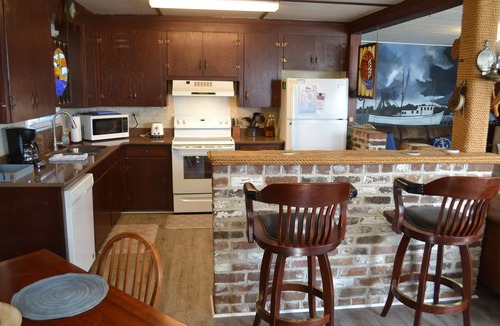 Sunbury Cottage | Direct Waterfront w/Private Dock! Fisherman's Cottage at Sunbury-Near Savannah