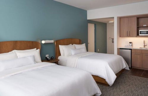 Williamsburg House | Discover Orlando's Magic from our 3 Stylish Accommodations! Outdoor Pool