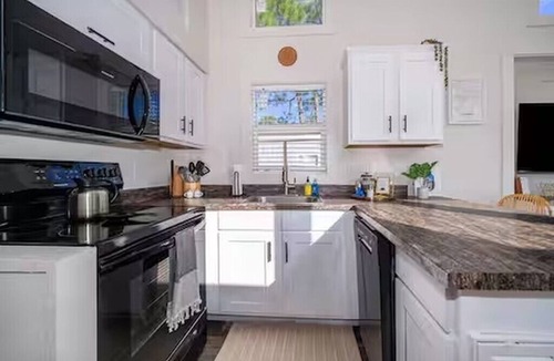 Kissimmee Cottage | Disney Area Tiny Home Escape