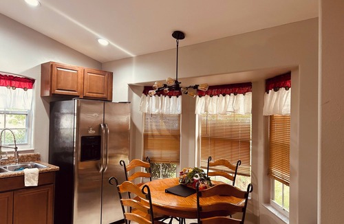 Indian Ridge House | Disney Cozy Sunny Vacation Home