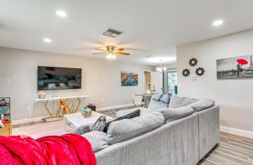 Spring Hill House | Disney Day Trips! Lakefront Home w/Heated Pool