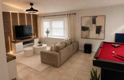Watersong House | Disney Pool, Villa, Sleeps 13, Game Room
