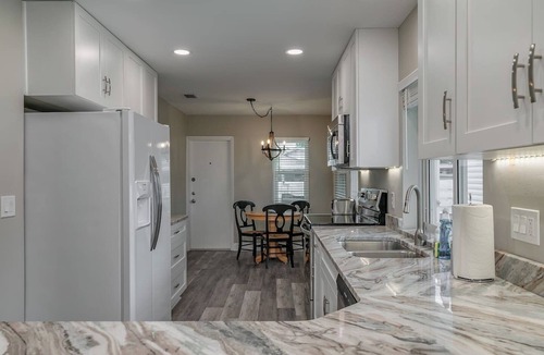 Melbourne House | Dntn Melbourne Pool/Game Room Sleeps 15 4bd/3ba