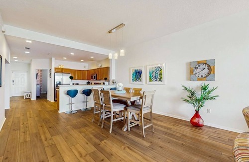 Clearwater Beach Condo | Dog friendly bayfront 4th floor condo with bay views heated pool pool spa WD