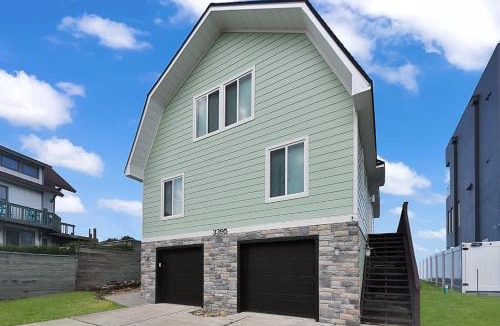 Painters Hill House | Dog-friendly beachfront home with beach access, deck, fireplace, W/D, AC