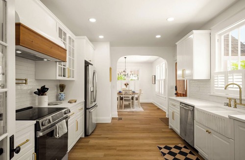 Seminole Heights House | Dog-Friendly Farmhouse – 4BR Fenced Yard, Porch, Walkable to Restaurants & Cafes