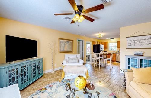 Vero Beach House | Dog-friendly home on a corner lot with renovated interior & private W/D