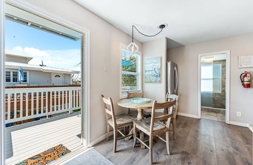 Hills T P Apartment | 🐾 Dog Friendly, Large Heated Pool, Short Walk to Restaurants and the sugar sand Beach!
