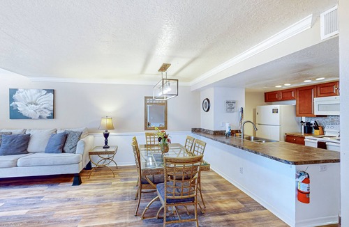 Kissimmee House | Dog-friendly retreat with hot tub, outdoor pool, & tennis court - great location