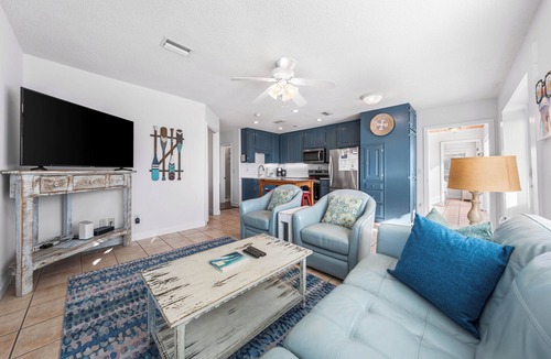 Laguna Beach House | Dog Friendly, Private Pool, Close to the Beach + Free Attraction Tickets!